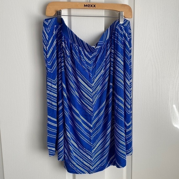 Old Navy Dresses & Skirts - Old Navy - Amazing Chevron Zig-Zag Print Skirt​​​​​​​​​​​